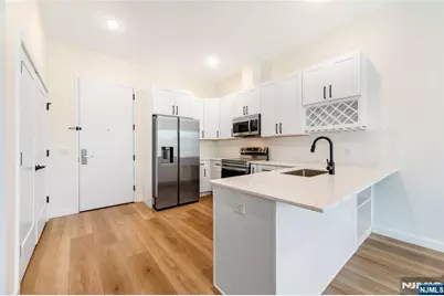 51 Queen Anne Road 410 #410, Bogota, NJ 07603 - Photo 5