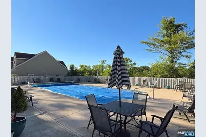 135 Falcon Ridge Way, Hamburg, NJ 07419 - Photo 9