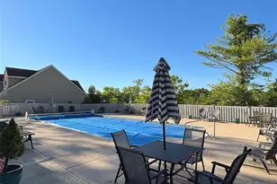 135 Falcon Ridge Way, Hamburg, NJ 07419 - Photo 9