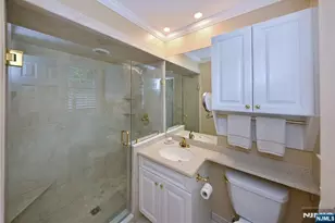 250 Meadowbrook Rd, Wyckoff Township, NJ 07481 - Photo 21