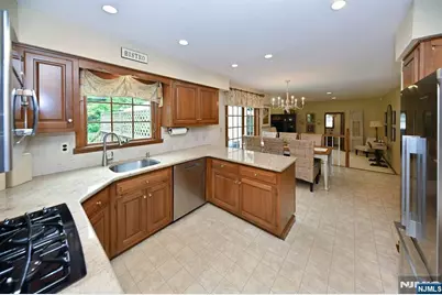 250 Meadowbrook Road, Wyckoff Township, NJ 07481 - Photo 9