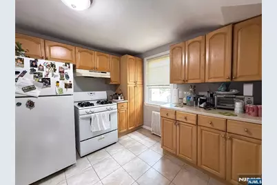 342 Lincoln Avenue 2nd Fl #2nd fl, Elmwood Park, NJ 07407 - Photo 7