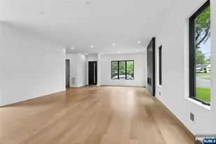 1 Bancroft Pl, Cresskill, NJ 07626 - Photo 5
