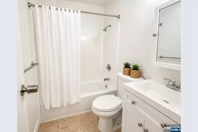 139 Grant 1 #1, Harrison, NJ 07029 - Photo 5