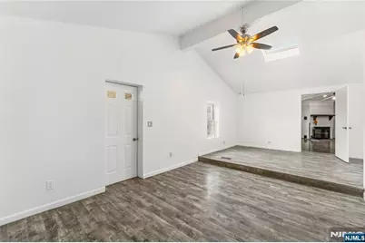 28 Butler Street, Clifton, NJ 07011 - Photo 5
