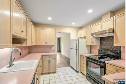 43 Forsgate Court 43C #43C, Washington Township, NJ 07676 - Photo 13