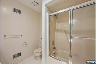 43 Forsgate Court 43C #43C, Washington Township, NJ 07676 - Photo 23