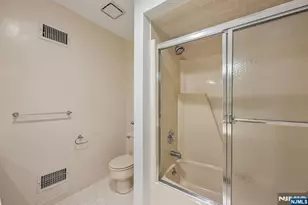 43 Forsgate Ct 43C, Washington Township, NJ 07676 - Photo 23