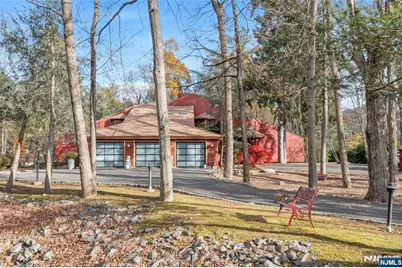 262 W Saddle River Road, Upper Saddle River, NJ 07458 - Photo 5