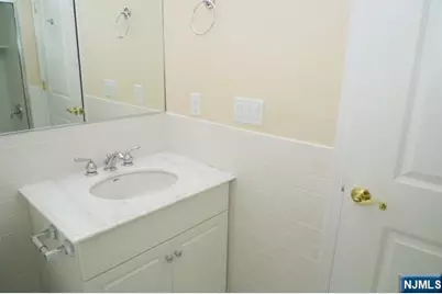 22 Hemlock Lane 22 #22, Tenafly, NJ 07670 - Photo 7