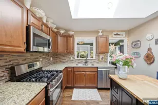31 Truman Blvd, Oakland, NJ 07436 - Photo 9