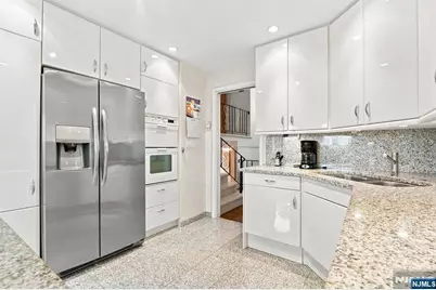 65 Hickory Street, Englewood Cliffs, NJ 07632 - Photo 13