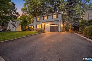 557 Monroe Ct, River Edge, NJ 07661 - Photo 1