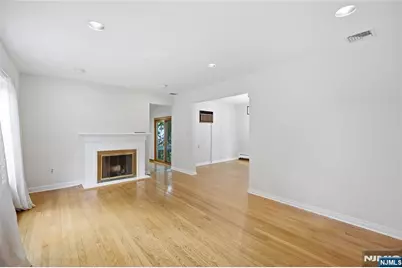 557 Monroe Court, River Edge, NJ 07661 - Photo 3