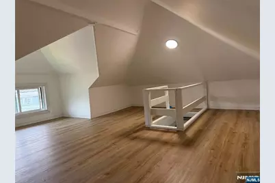 319 Crestview Place, Teaneck Township, NJ 07666 - Photo 23
