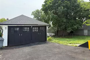 319 Crestview Pl, Teaneck Township, NJ 07666 - Photo 3