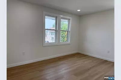 319 Crestview Place, Teaneck Township, NJ 07666 - Photo 17