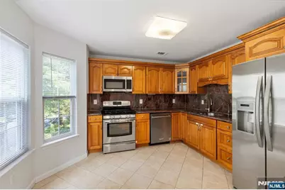 2249 Margaret Court, Mahwah, NJ 07430 - Photo 9
