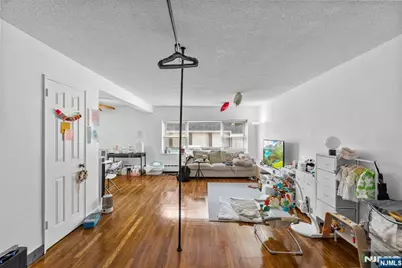 1575 Center Avenue 1F #1F, Fort Lee, NJ 07024 - Photo 5