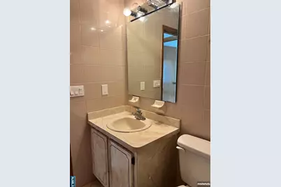 364 Chestnut Avenue 2 #2, South Hackensack Township, NJ 07606 - Photo 17