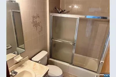 364 Chestnut Avenue 2 #2, South Hackensack Township, NJ 07606 - Photo 15