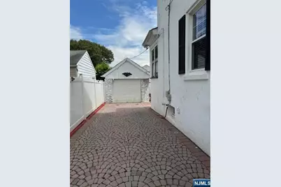 133 S Prospect Avenue, Bergenfield, NJ 07621 - Photo 33