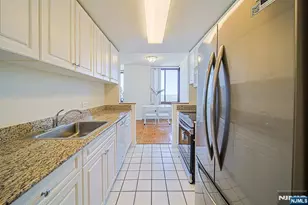 100 Old Palisade Road 3415, Fort Lee, NJ 07024 - Photo 17