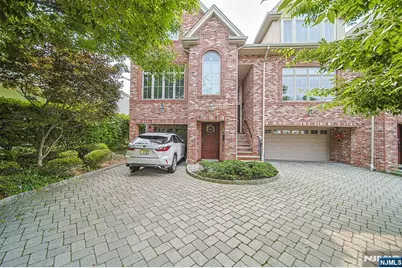 2462 3rd Street, Fort Lee, NJ 07024 - Photo 3