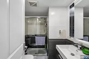 1310 Princeton Rd, Teaneck Township, NJ 07666 - Photo 29