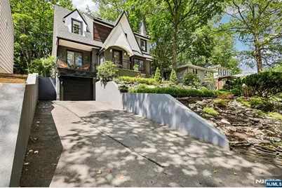 1310 Princeton Road, Teaneck Township, NJ 07666 - Photo 5