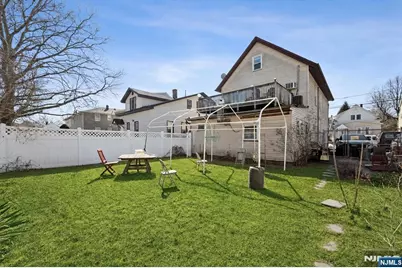 77 Maple Avenue, Wallington, NJ 07057 - Photo 13