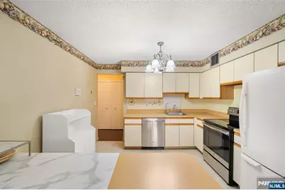 326 Prospect Avenue 8J #8J, Hackensack, NJ 07601 - Photo 9