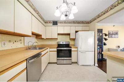 326 Prospect Avenue 8J #8J, Hackensack, NJ 07601 - Photo 11