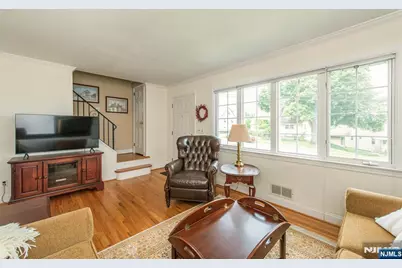 11 Susan Court, Clifton, NJ 07012 - Photo 5