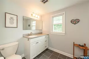 11 Susan Ct, Clifton, NJ 07012 - Photo 15