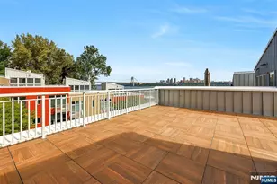 22 Vela Way, Edgewater, NJ 07020 - Photo 33