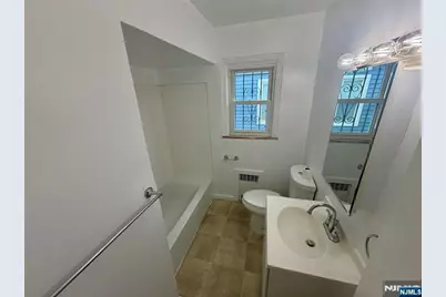 240-242 Wainwright Street, Newark, NJ 07112 - Photo 9