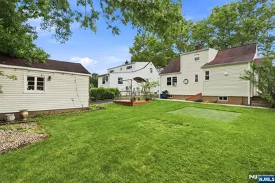 654 Howard Street, Teaneck Township, NJ 07666 - Photo 23