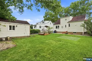 654 Howard St, Teaneck Township, NJ 07666 - Photo 23