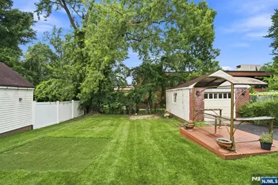 654 Howard Street, Teaneck Township, NJ 07666 - Photo 25