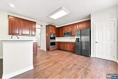 2-26 Grunauer Place, Fair Lawn, NJ 07410 - Photo 17