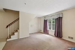 144 Prestwick Way 144, Edison, NJ 08820 - Photo 3