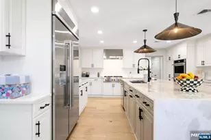 22 Berkshire Pl, Englewood Cliffs, NJ 07632 - Photo 13