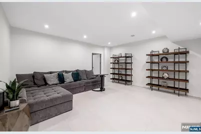 336 Lockwood Drive, Paramus, NJ 07652 - Photo 39