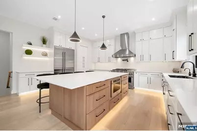 336 Lockwood Drive, Paramus, NJ 07652 - Photo 15