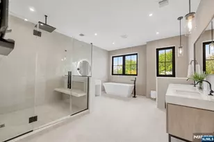 336 Lockwood Dr, Paramus, NJ 07652 - Photo 25