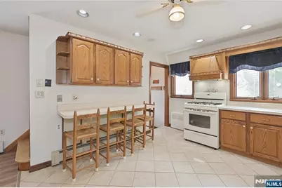 14 Robert Court, Lodi, NJ 07644 - Photo 13