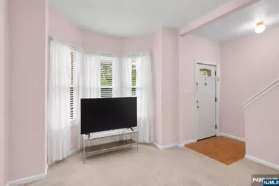 327 Newark Avenue, Lyndhurst Township, NJ 07071 - Photo 15