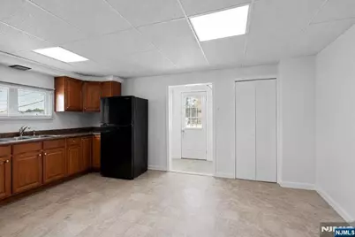 327 Newark Avenue, Lyndhurst Township, NJ 07071 - Photo 31