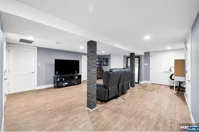 238 Walter Avenue, Hasbrouck Heights, NJ 07604 - Photo 33